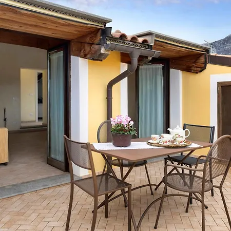 Mandarino La Ferla Apartment *